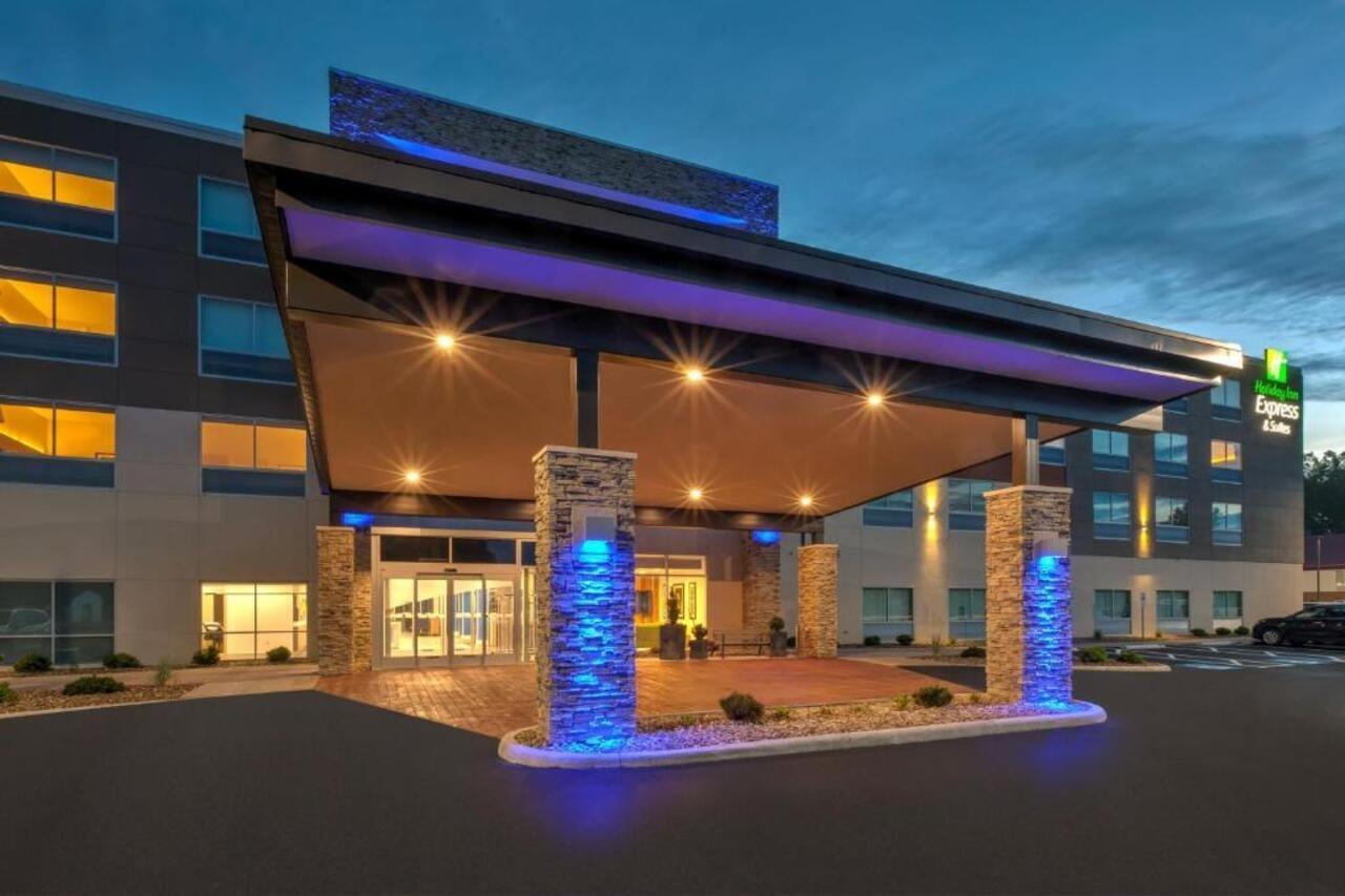 Holiday Inn Express & Suites - Milan - Sandusky Area By Ihg Luaran gambar