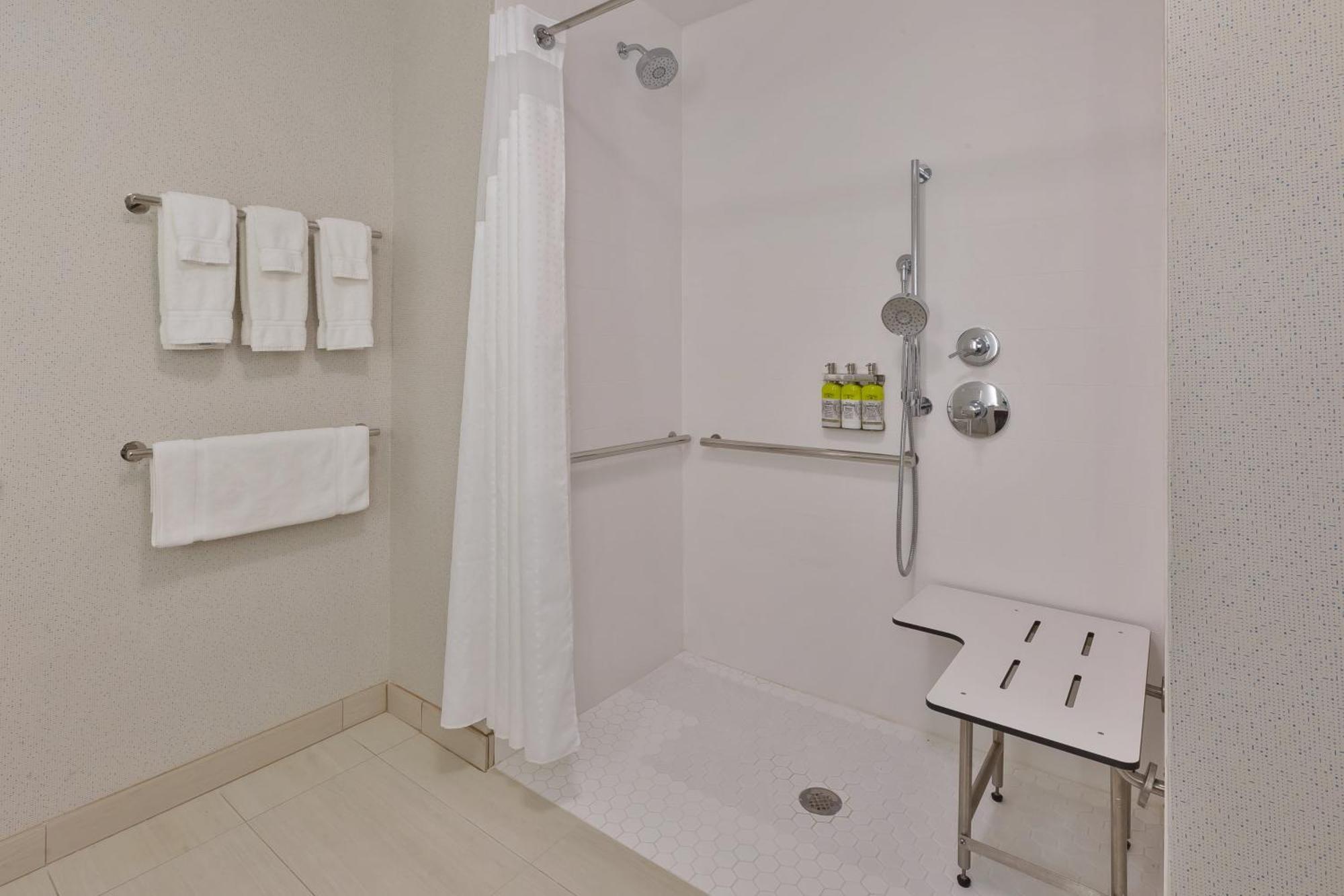 Holiday Inn Express & Suites - Milan - Sandusky Area By Ihg Luaran gambar